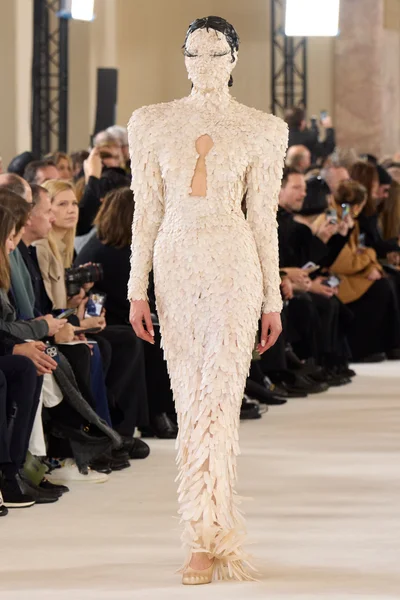 Look 9